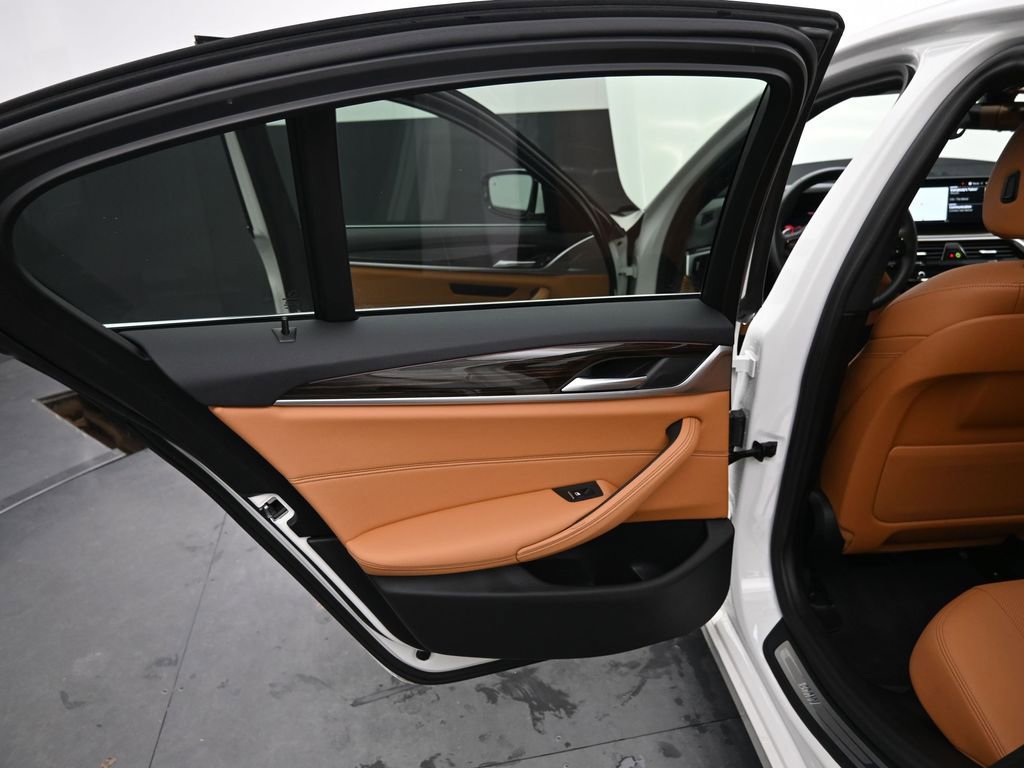 Certified 2023 BMW 530i w/ Convenience Package image 33