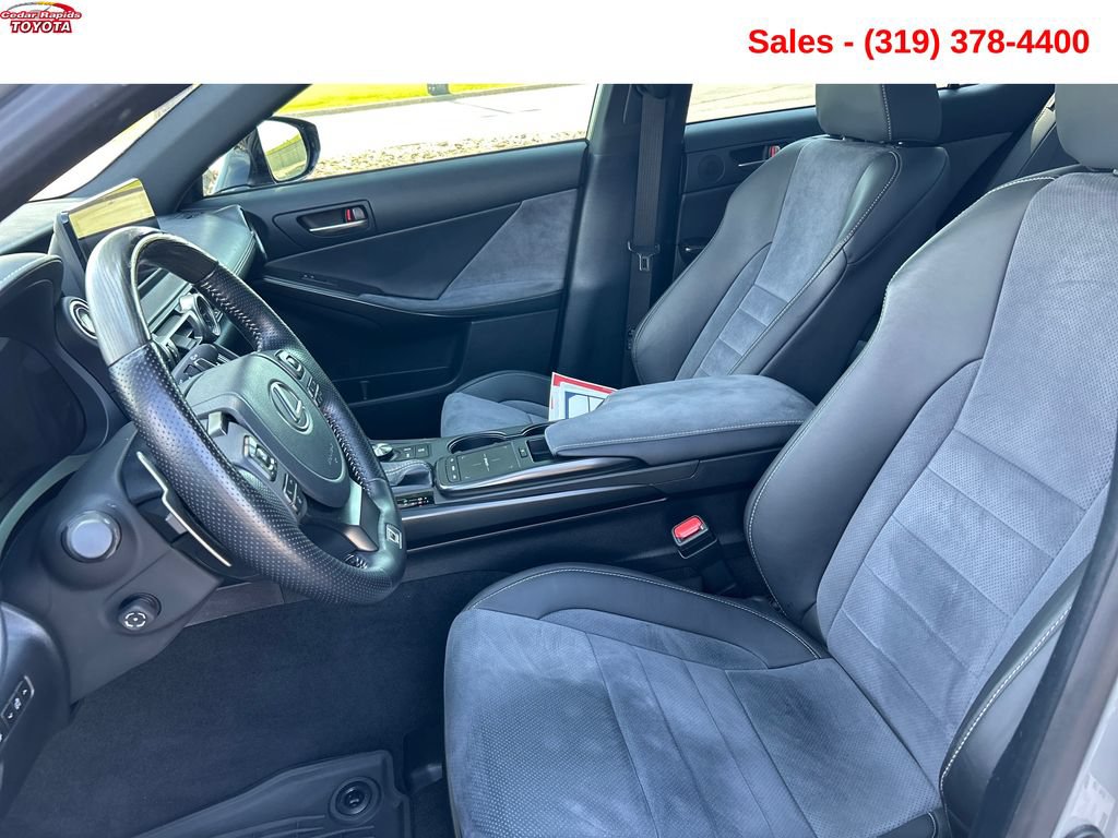 Used 2022 Lexus IS 500 RWD image 10