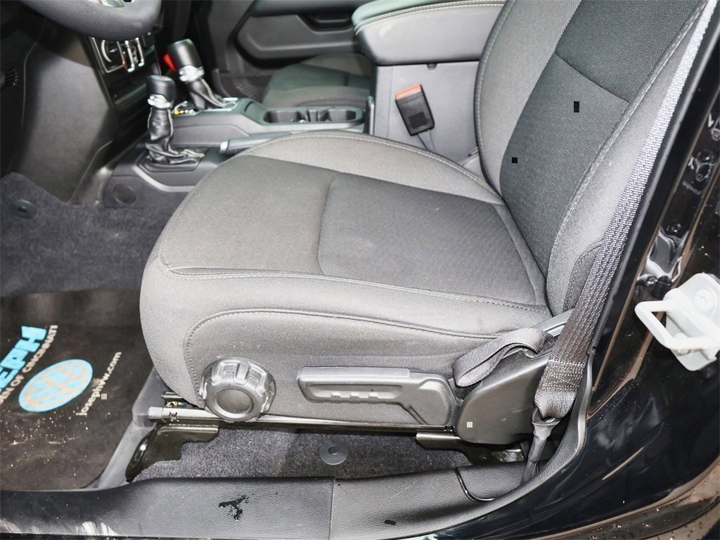 Used 2023 Jeep Wrangler Sahara image 15