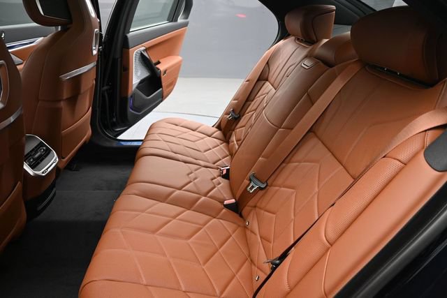 New 2026 BMW i7 xDrive60 w/ Executive Package AWD/4WD image 20