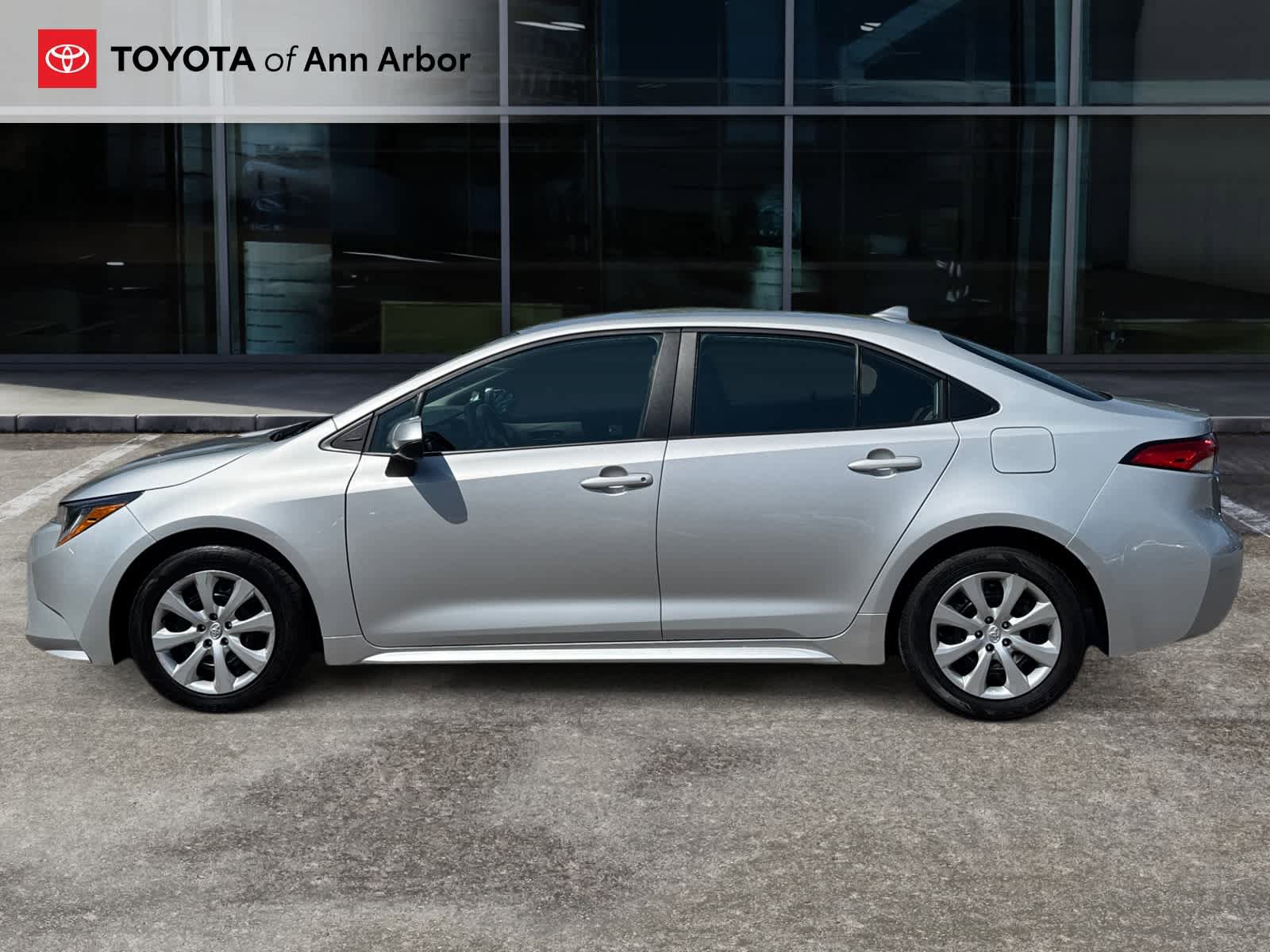 Used 2024 Toyota Corolla LE FWD image 8