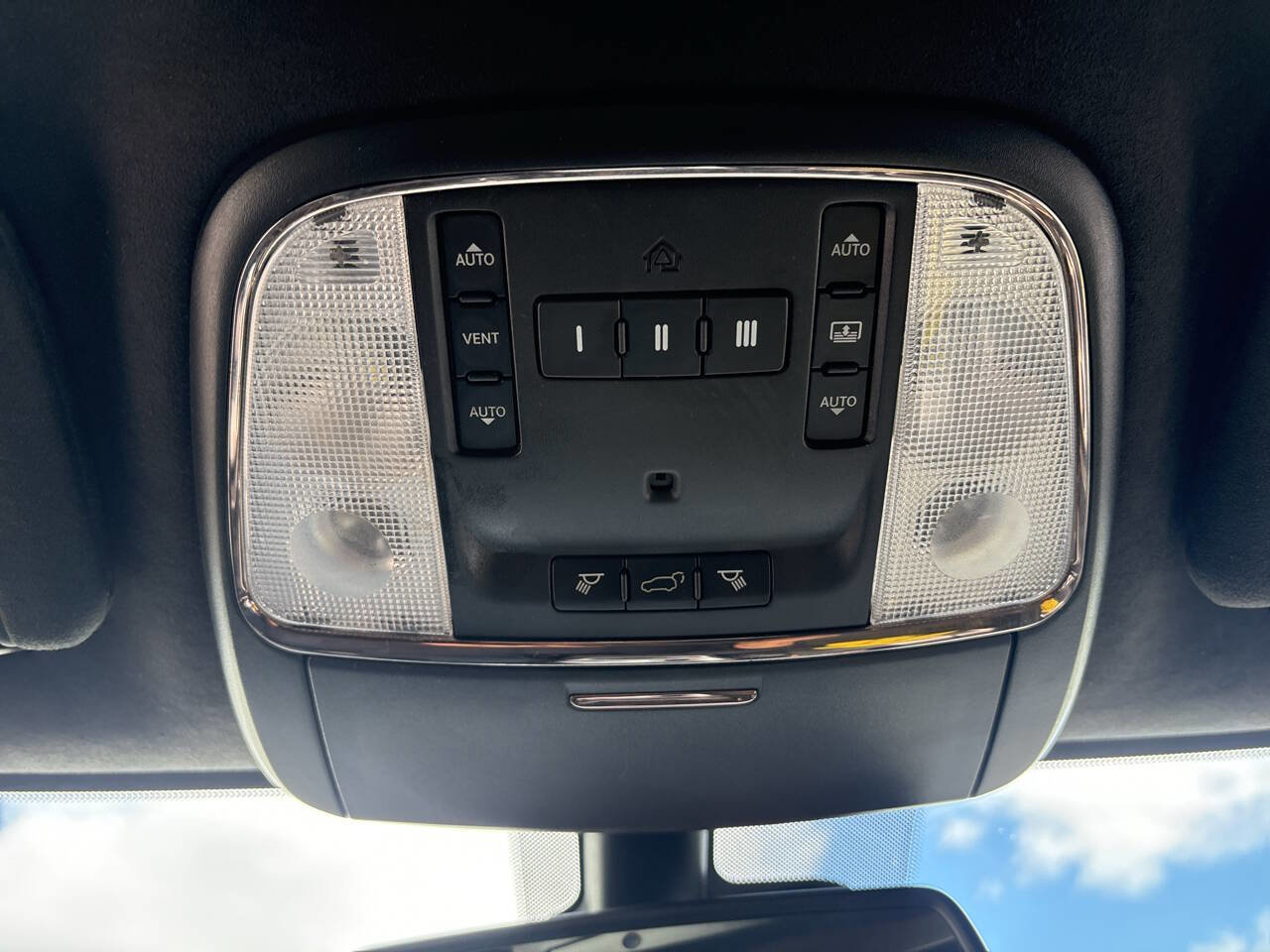 Used 2014 Jeep Grand Cherokee Summit AWD/4WD image 19