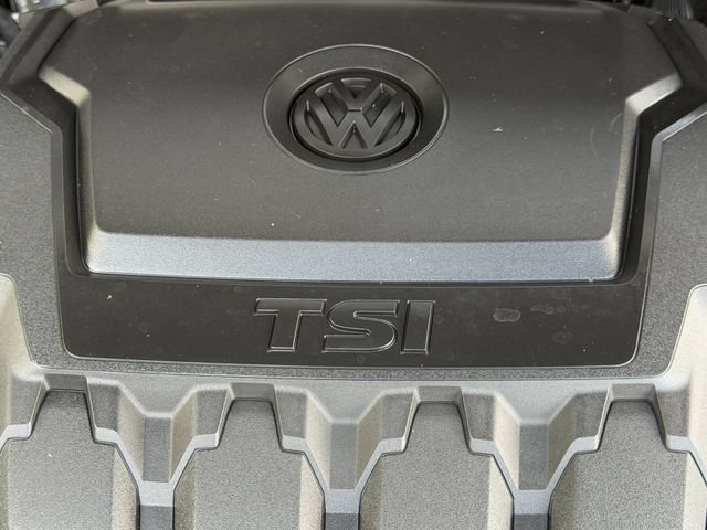 Used 2024 Volkswagen Tiguan SE R-Line FWD image 31