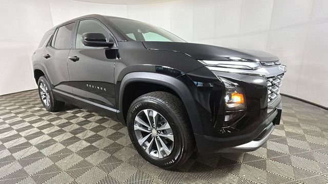 Used 2026 Chevrolet Equinox LT FWD image 2