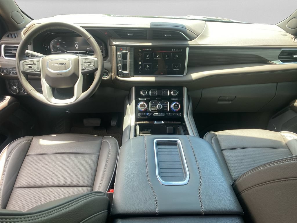 Used 2024 GMC Yukon XL Denali AWD/4WD image 23