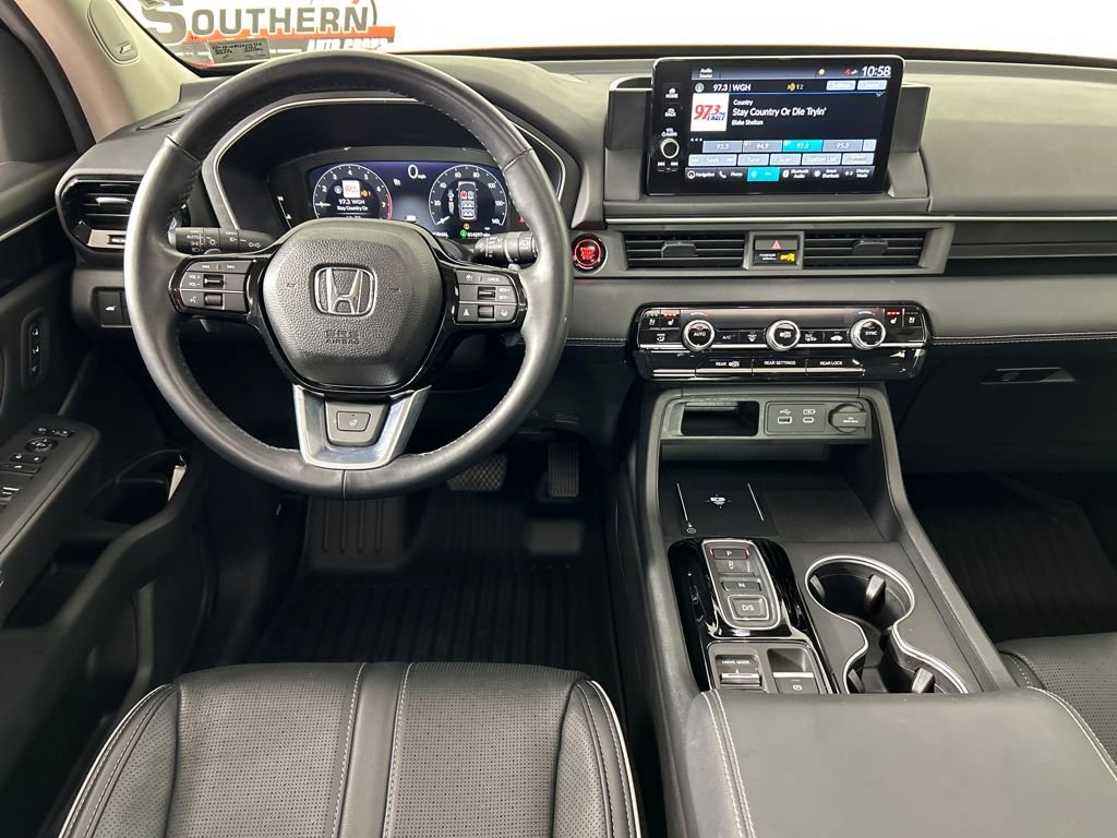 Used 2025 Honda Pilot Elite image 18