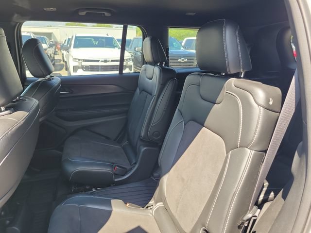 Used 2023 Jeep Grand Cherokee L Laredo RWD image 18