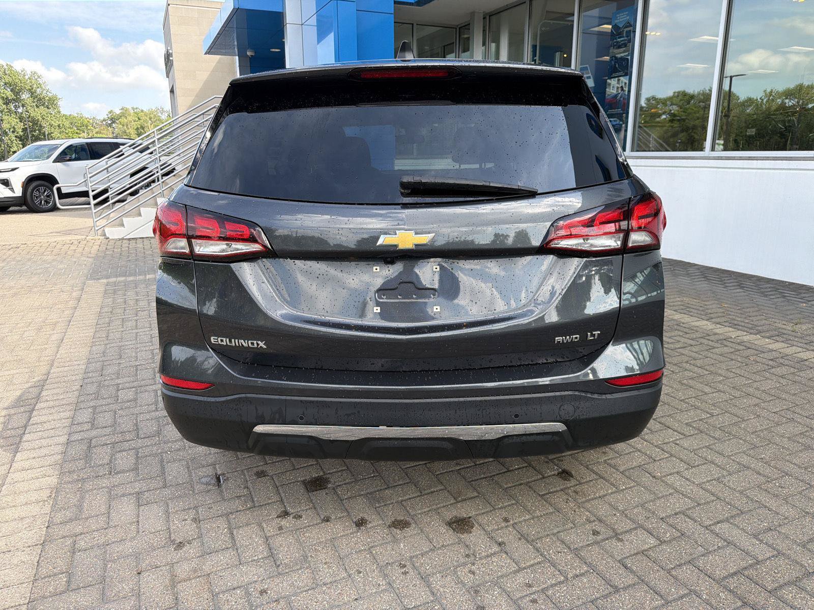 Used 2023 Chevrolet Equinox LT AWD/4WD image 4