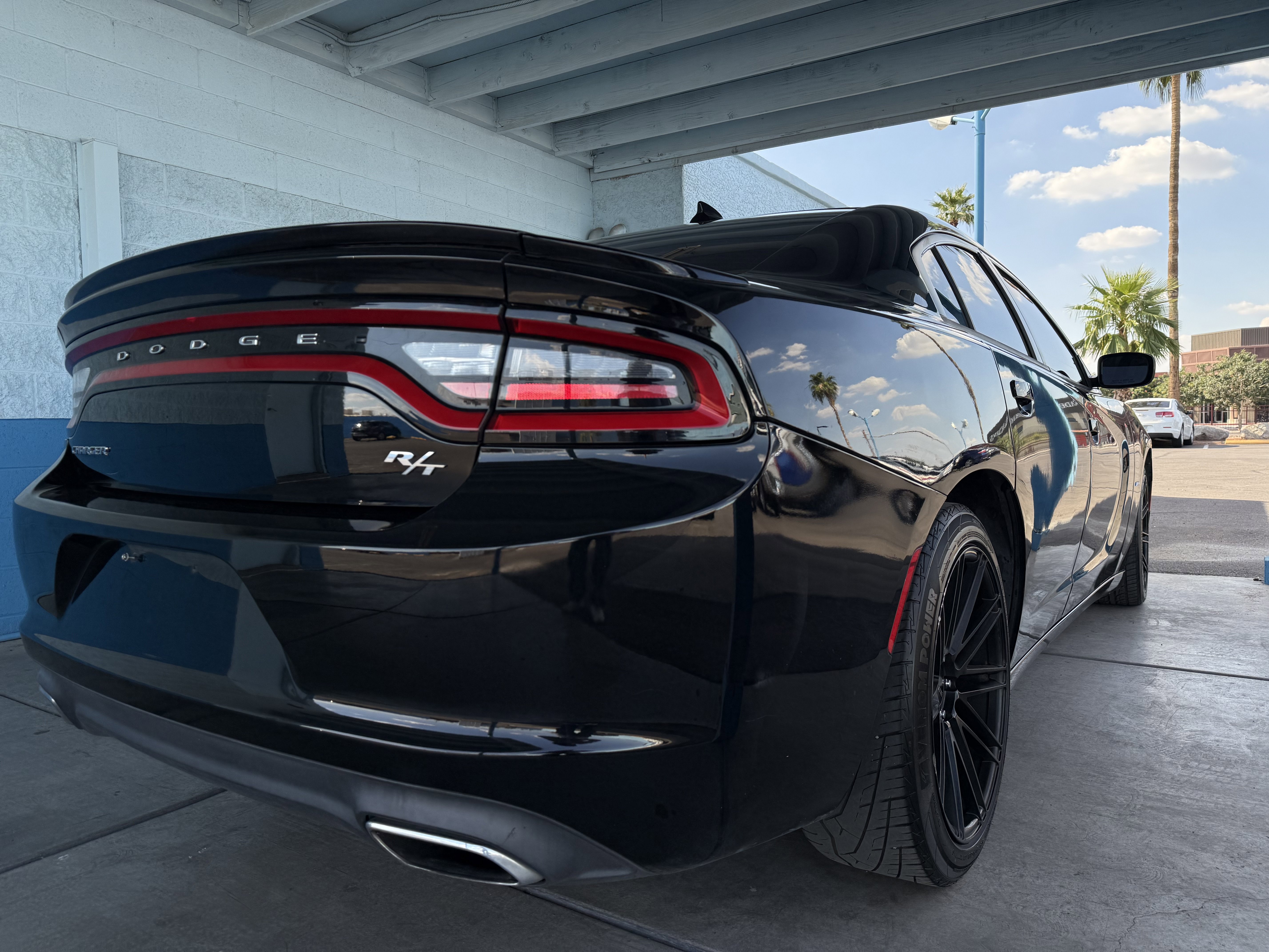 Used 2017 Dodge Charger R/T image 3