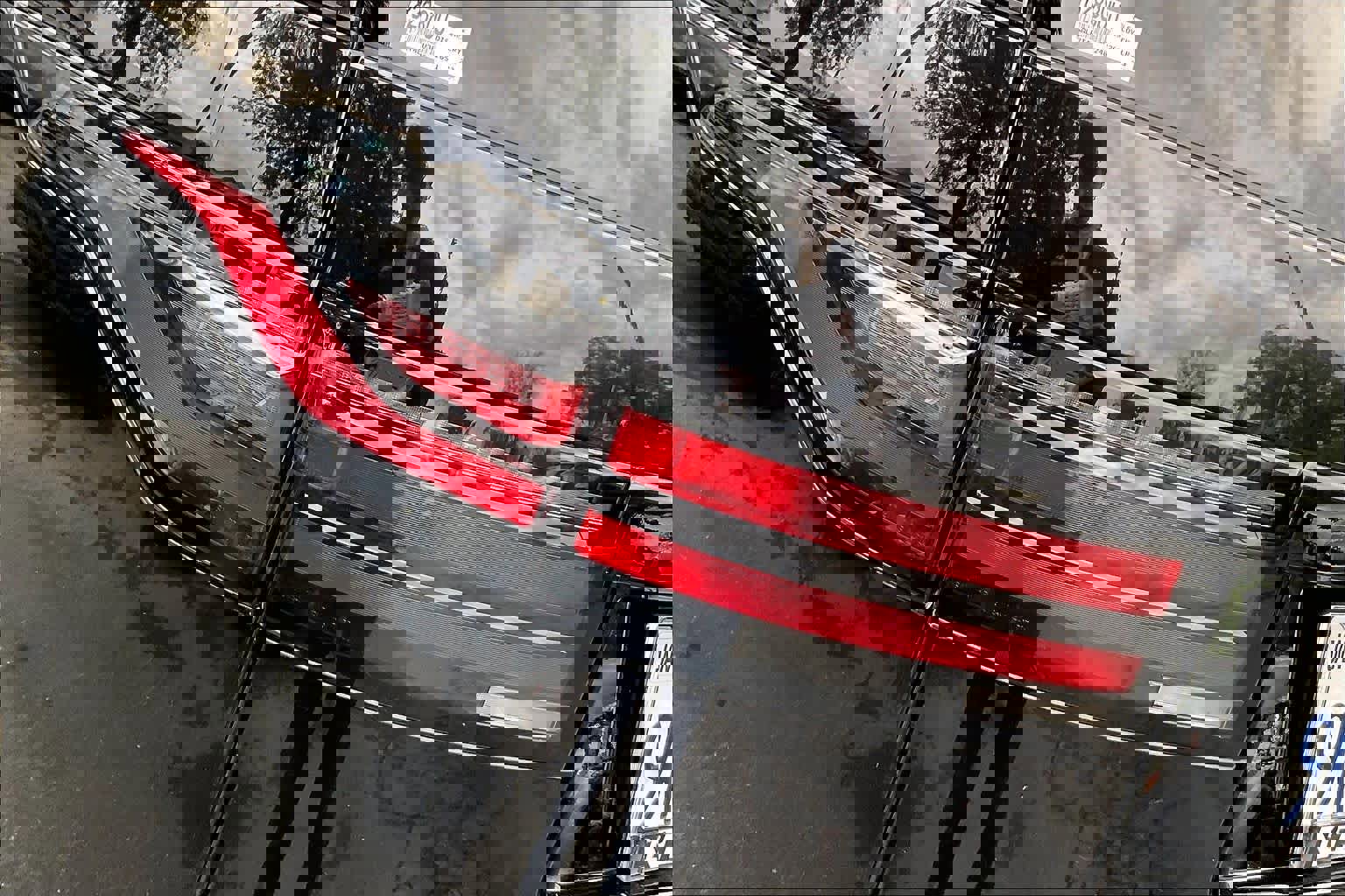 Used 2023 Land Rover Discovery S R-Dynamic image 31