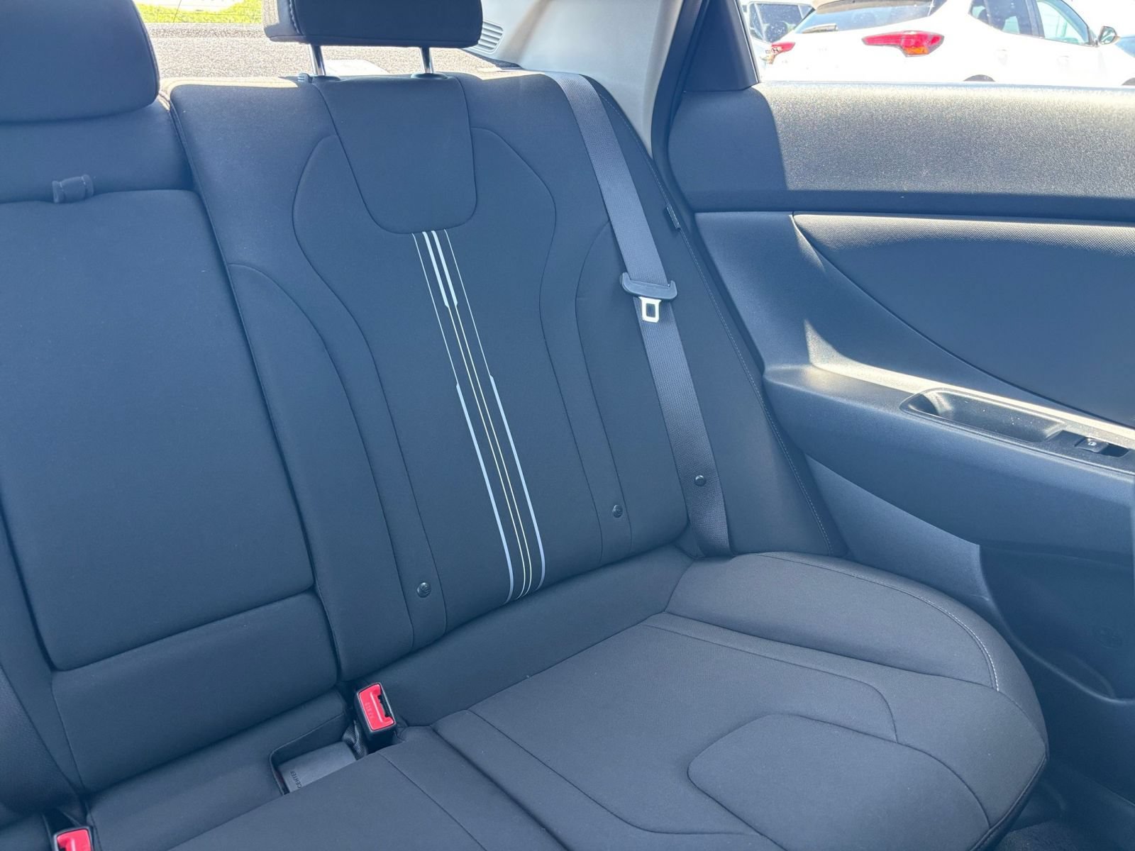 Used 2025 Hyundai Elantra SEL FWD image 38