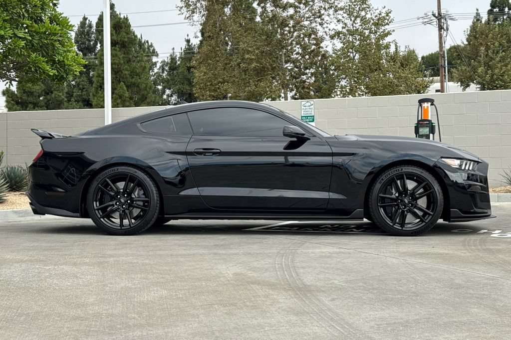 Used 2022 Ford Mustang Shelby GT500 w/ Technology Package RWD image 6