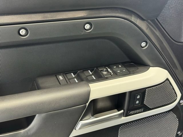 New 2024 Land Rover Defender 110 SE AWD/4WD image 15