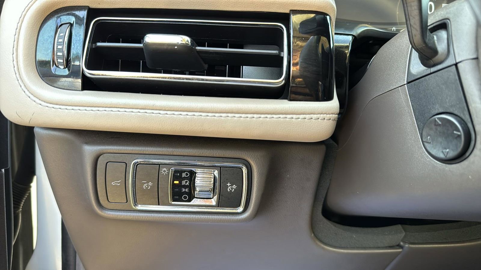 Certified 2023 Lincoln Aviator Reserve image 18