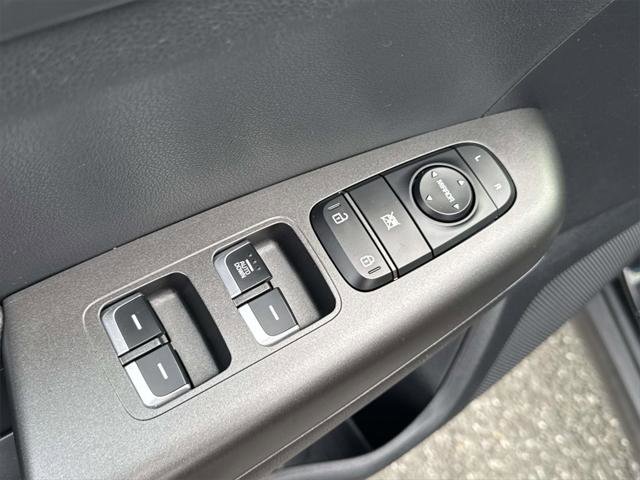 Used 2020 Kia Sportage LX image 15