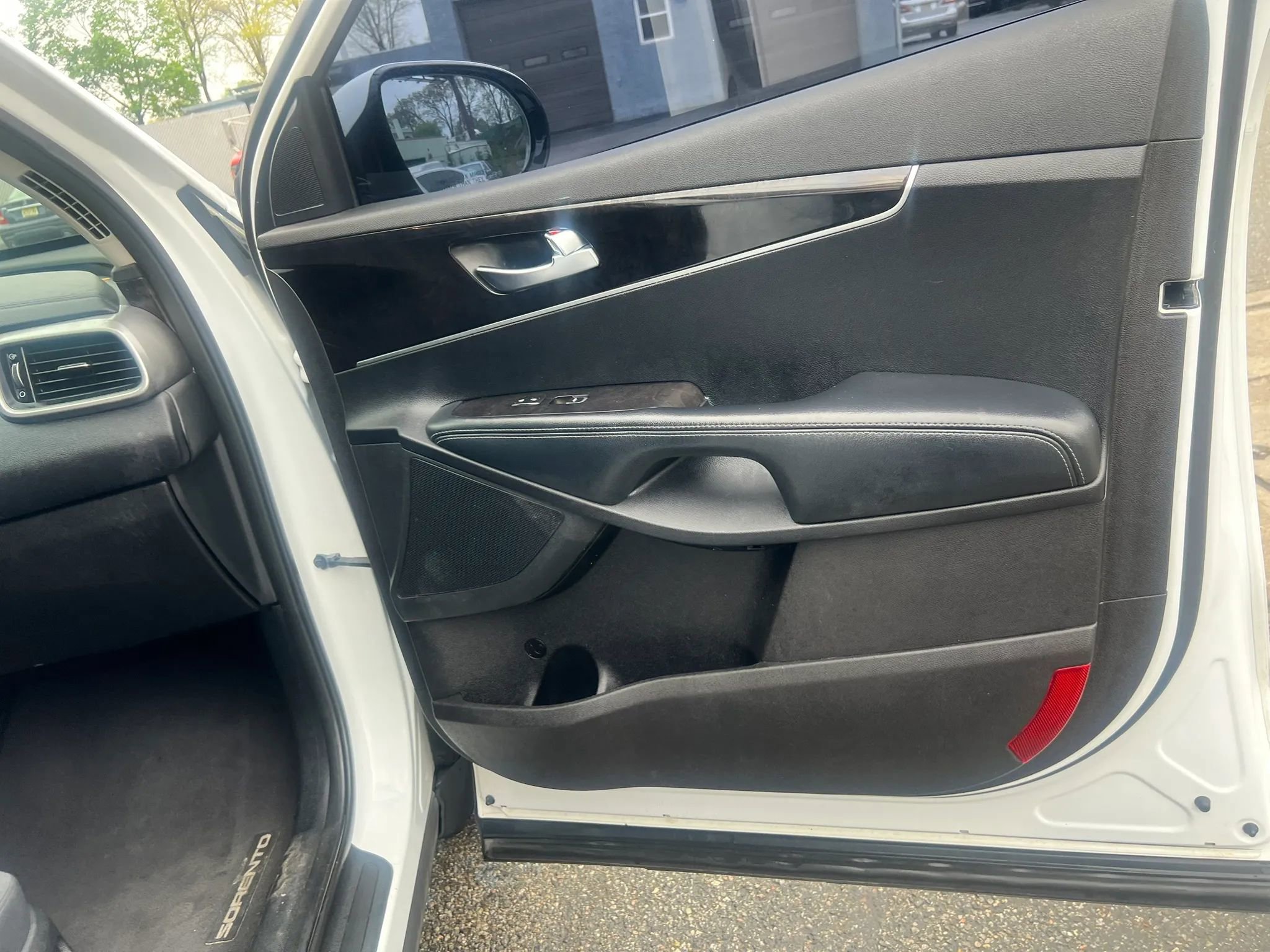 Used 2018 Kia Sorento LX image 31