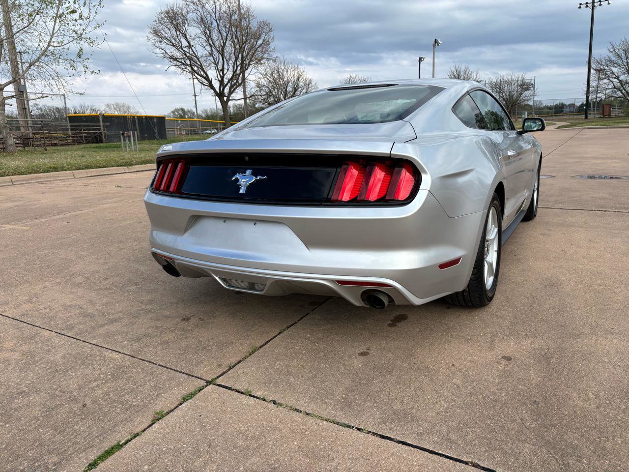 Used 2016 Ford Mustang Coupe image 25