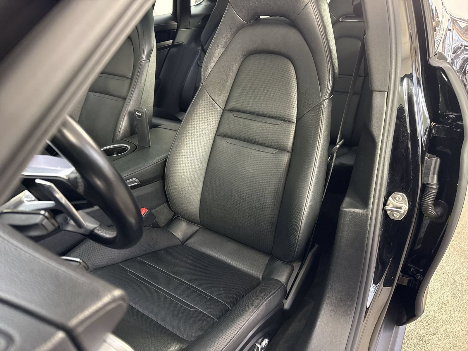 Used 2018 Porsche Panamera 4S AWD/4WD image 18