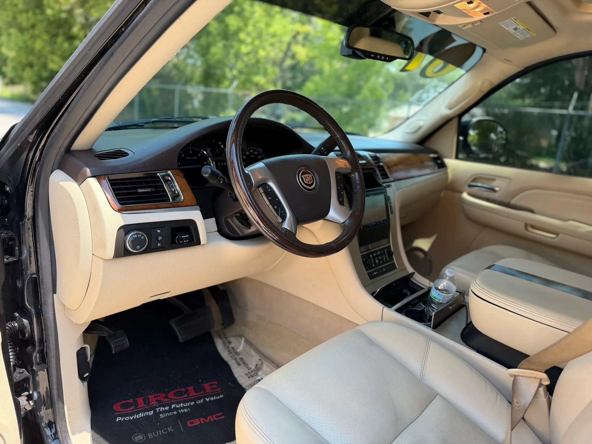 Used 2007 Cadillac Escalade EXT w/ Information Package AWD/4WD image 10