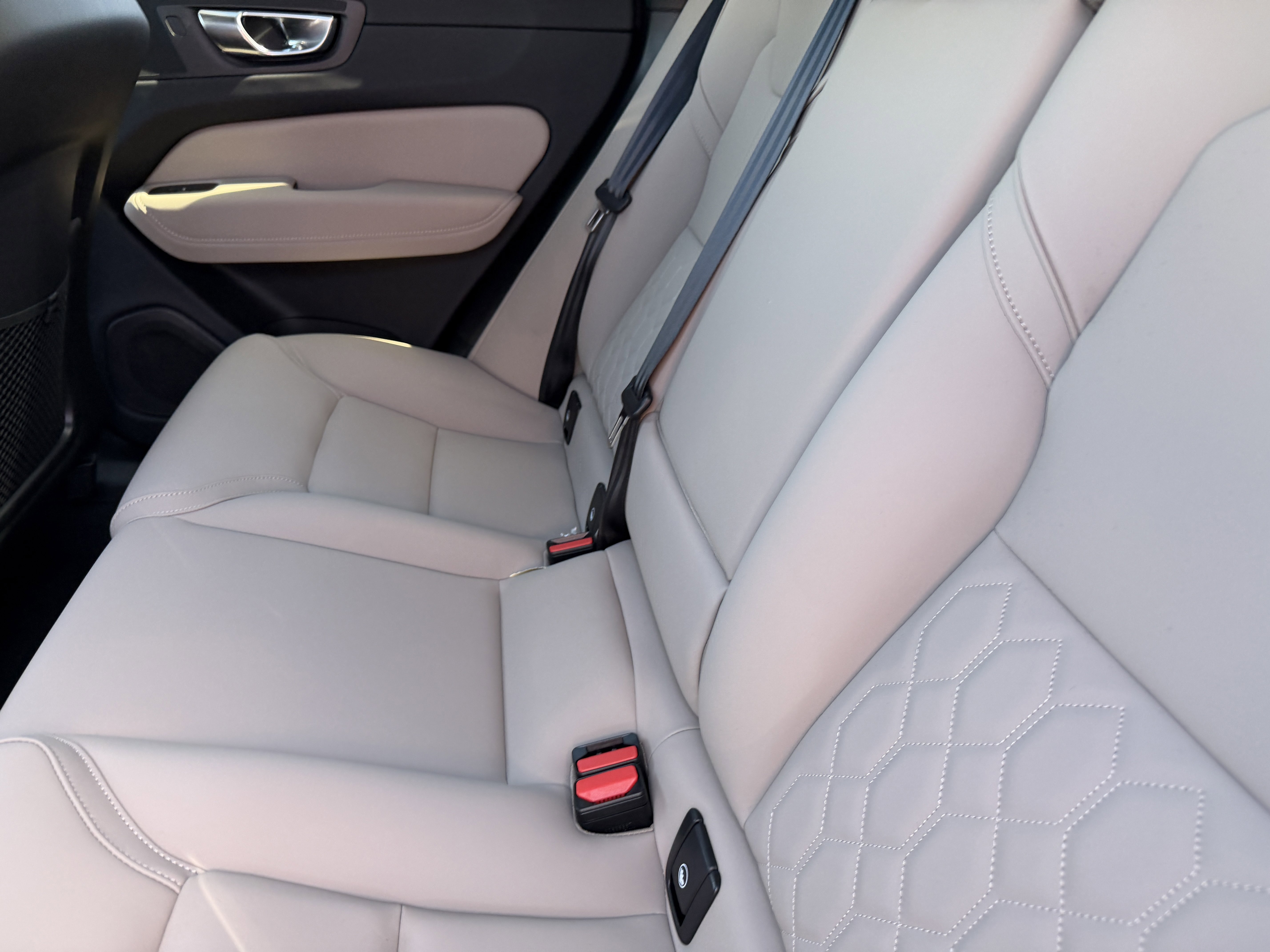 New 2026 Volvo XC60 B5 Core w/ Protection Package AWD/4WD image 15