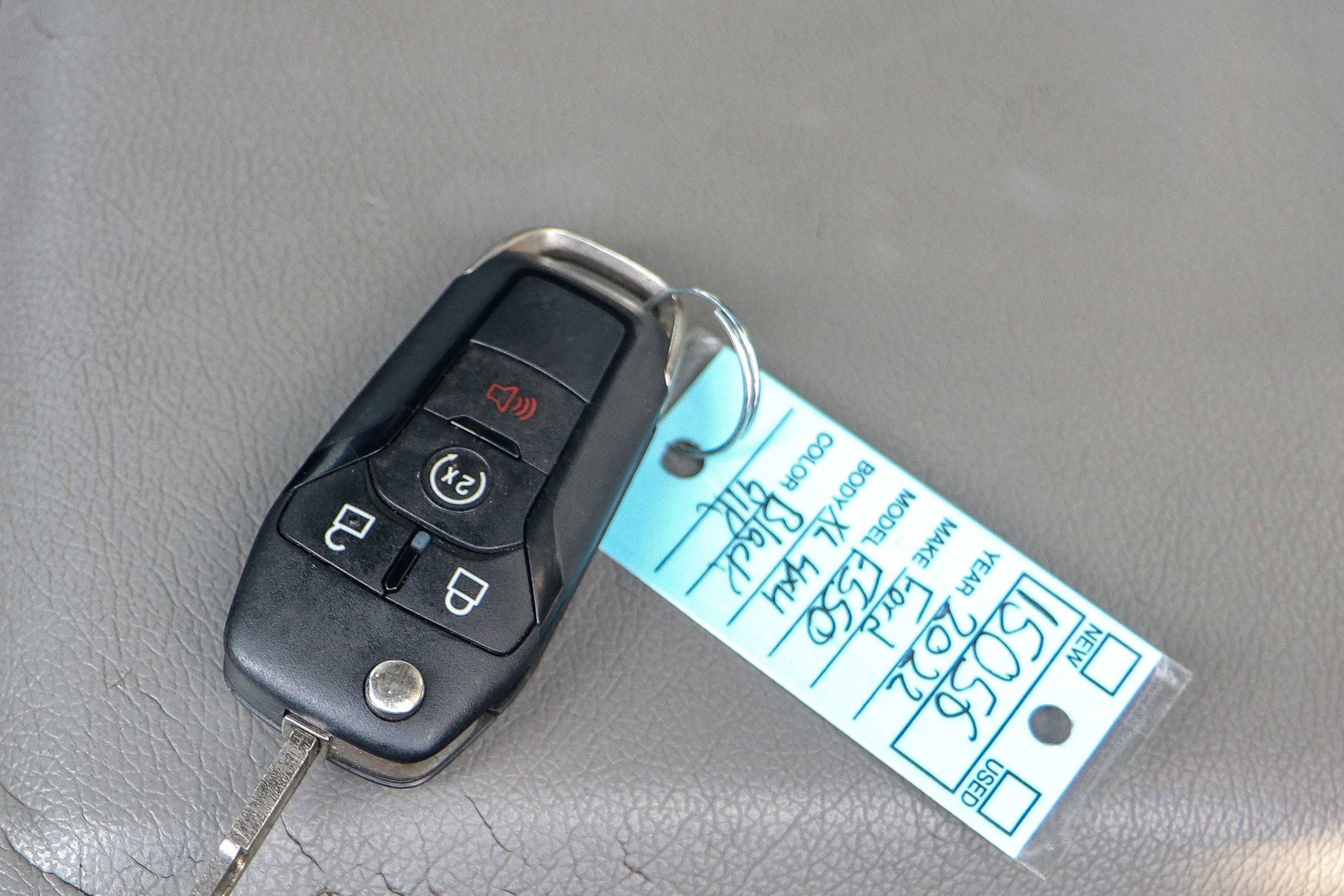 Used 2022 Ford F550 4x4 Regular Cab Super Duty w/ Power Equipment Group image 25