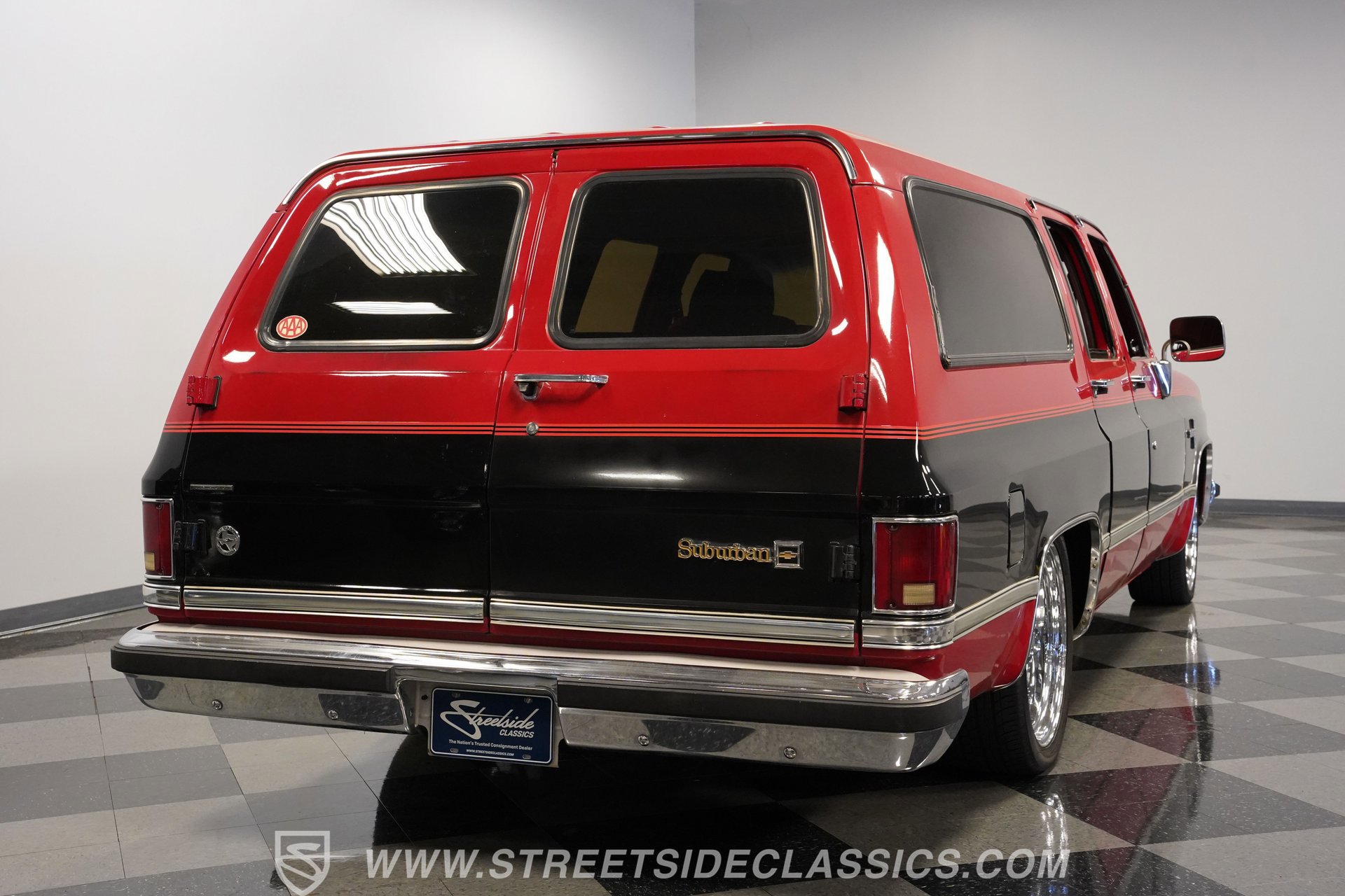 Used 1987 Chevrolet Suburban 2WD image 11