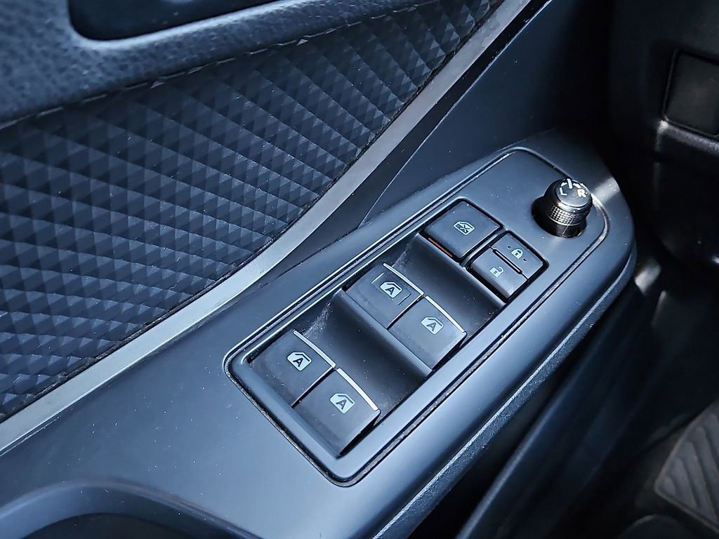 Used 2018 Toyota C-HR XLE FWD image 14