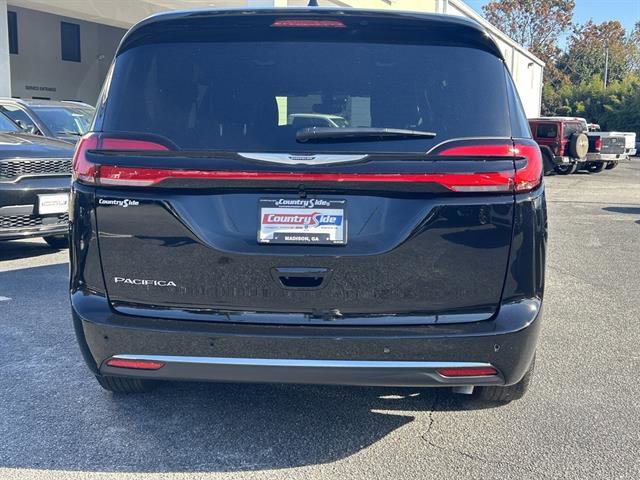 New 2026 Chrysler Pacifica Select image 8