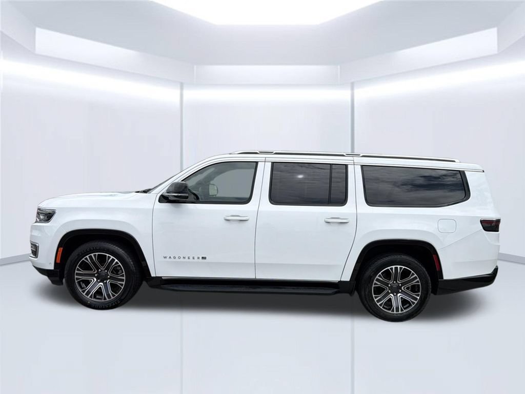 Used 2024 Jeep Wagoneer L Series II RWD image 3