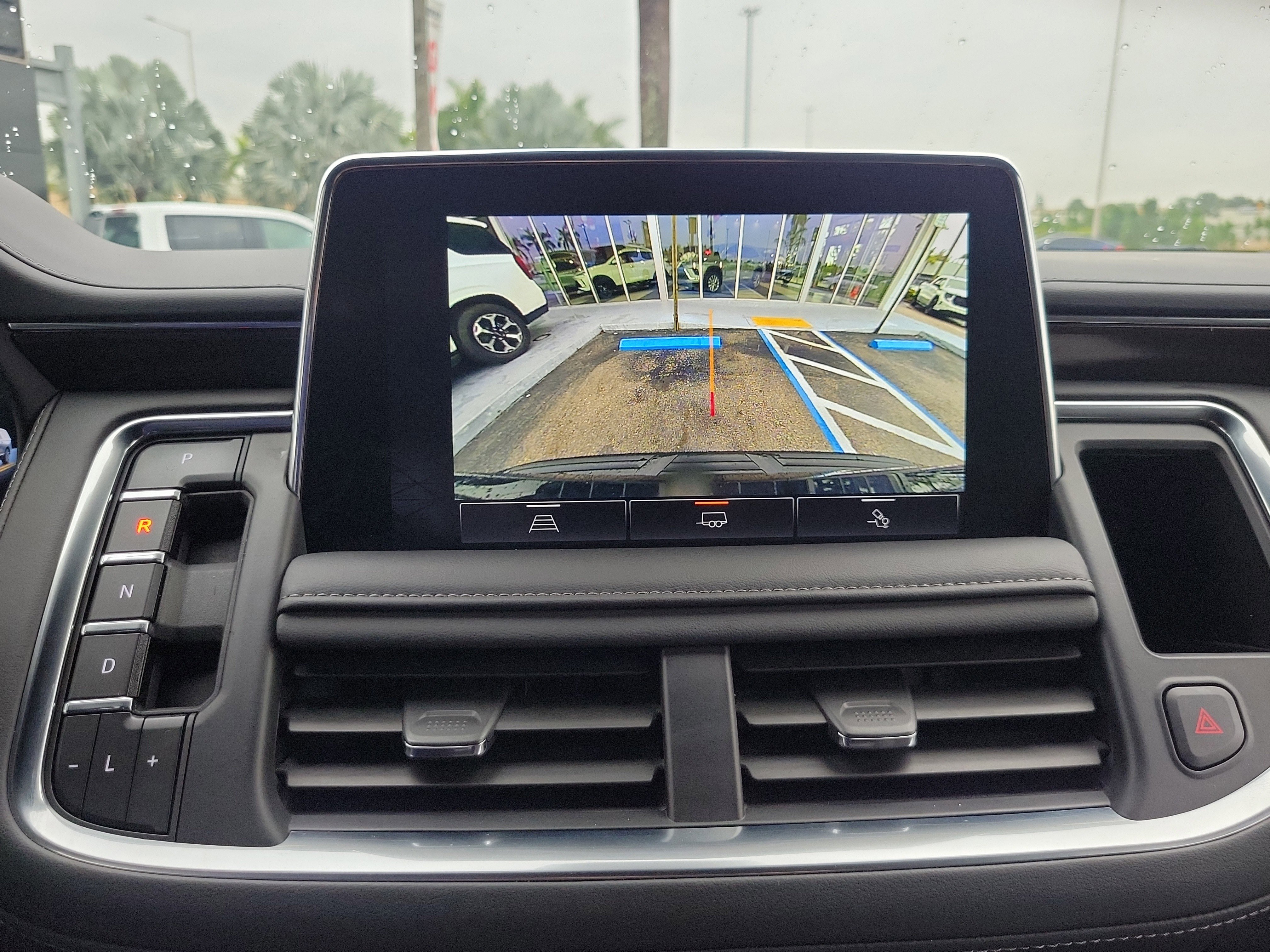 Used 2023 GMC Yukon SLE w/ Gmc Pro Safety Plus Package image 11