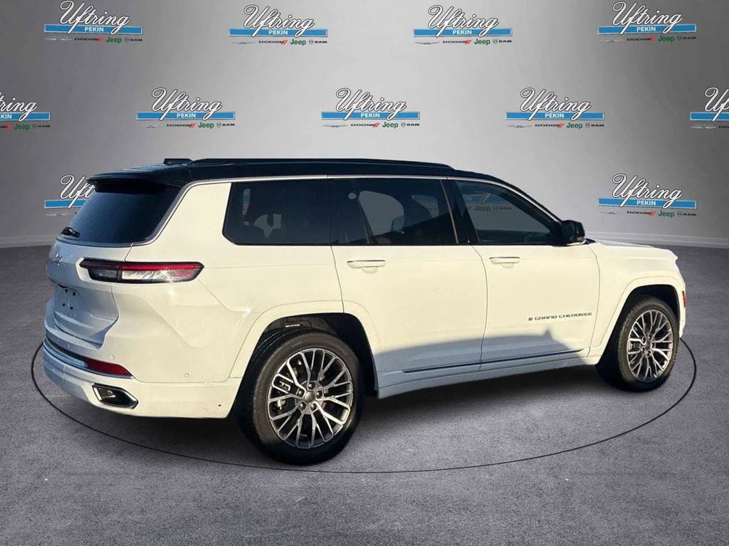 Used 2025 Jeep Grand Cherokee L Summit AWD/4WD image 3