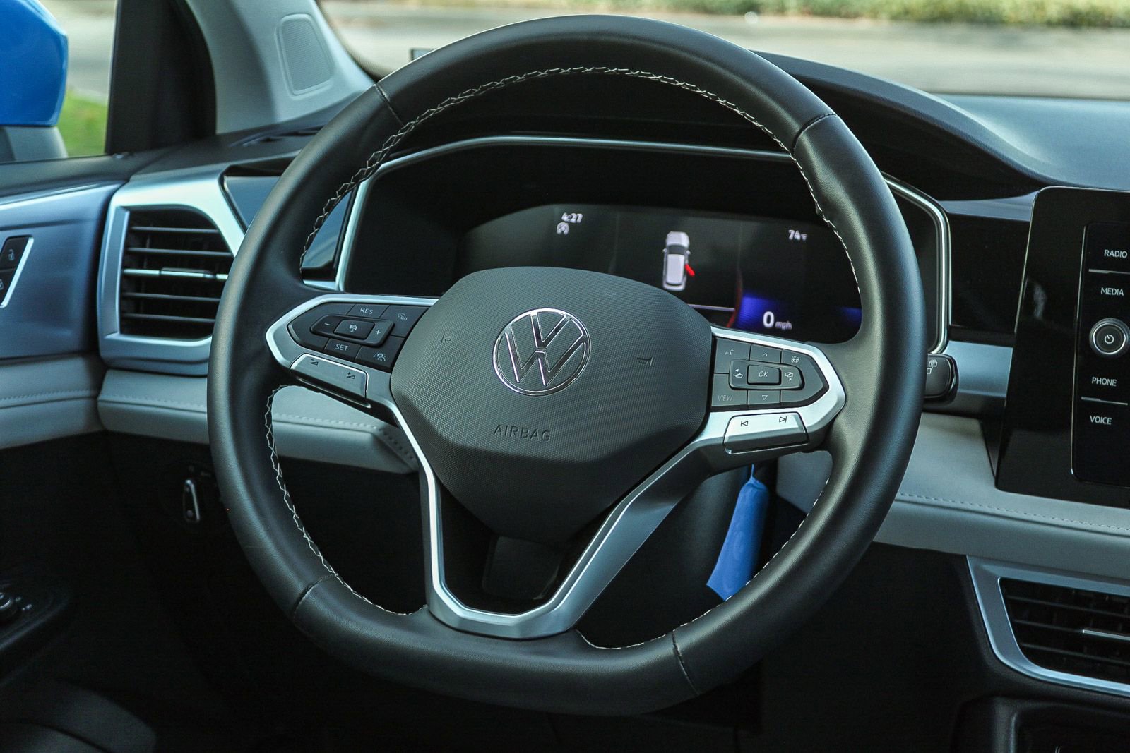 Used 2025 Volkswagen Taos SE FWD image 15
