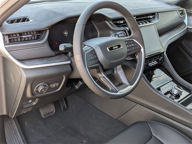 New 2025 Jeep Grand Cherokee Limited w/ Black Appearance Package image 11