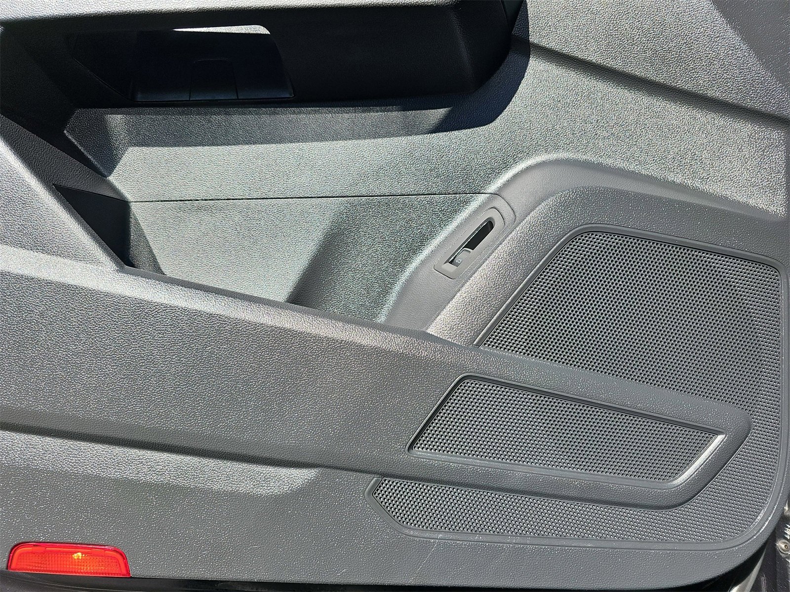 Used 2021 Volkswagen Atlas Cross Sport SE w/ Panoramic Sunroof Package image 29