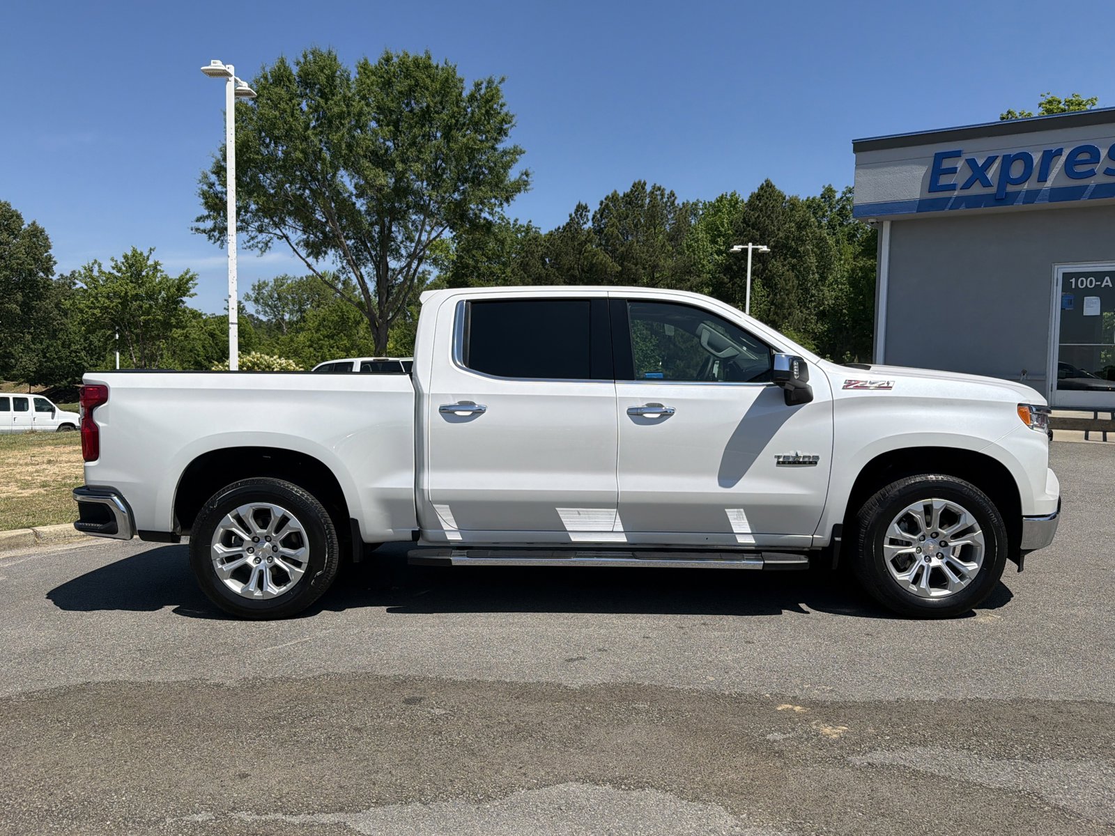 Used 2025 Chevrolet Silverado 1500 LTZ w/ LTZ Premium Texas Edition image 13