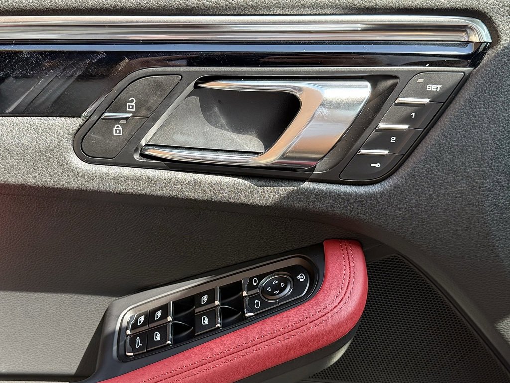 New 2026 Porsche Macan image 17
