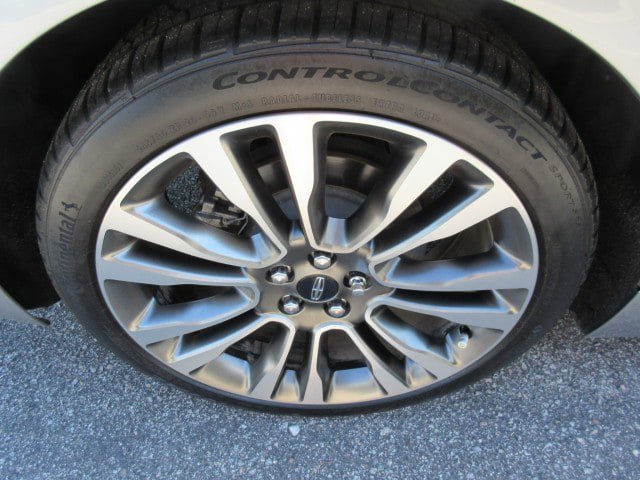 Used 2020 Lincoln Continental Reserve w/ Luxury Package AWD/4WD image 11