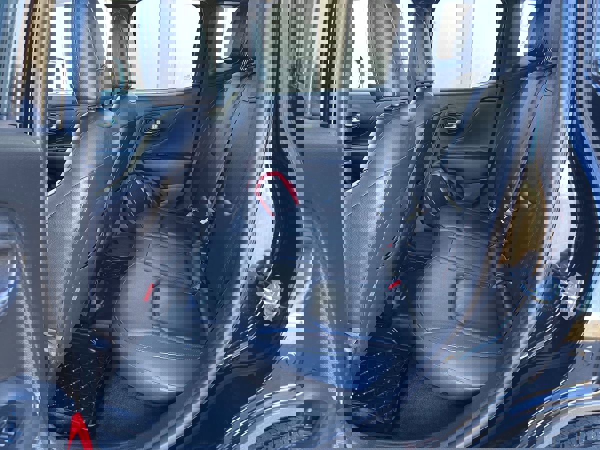 Used 2016 Jeep Renegade Trailhawk w/ Premium Trailhawk Package image 18