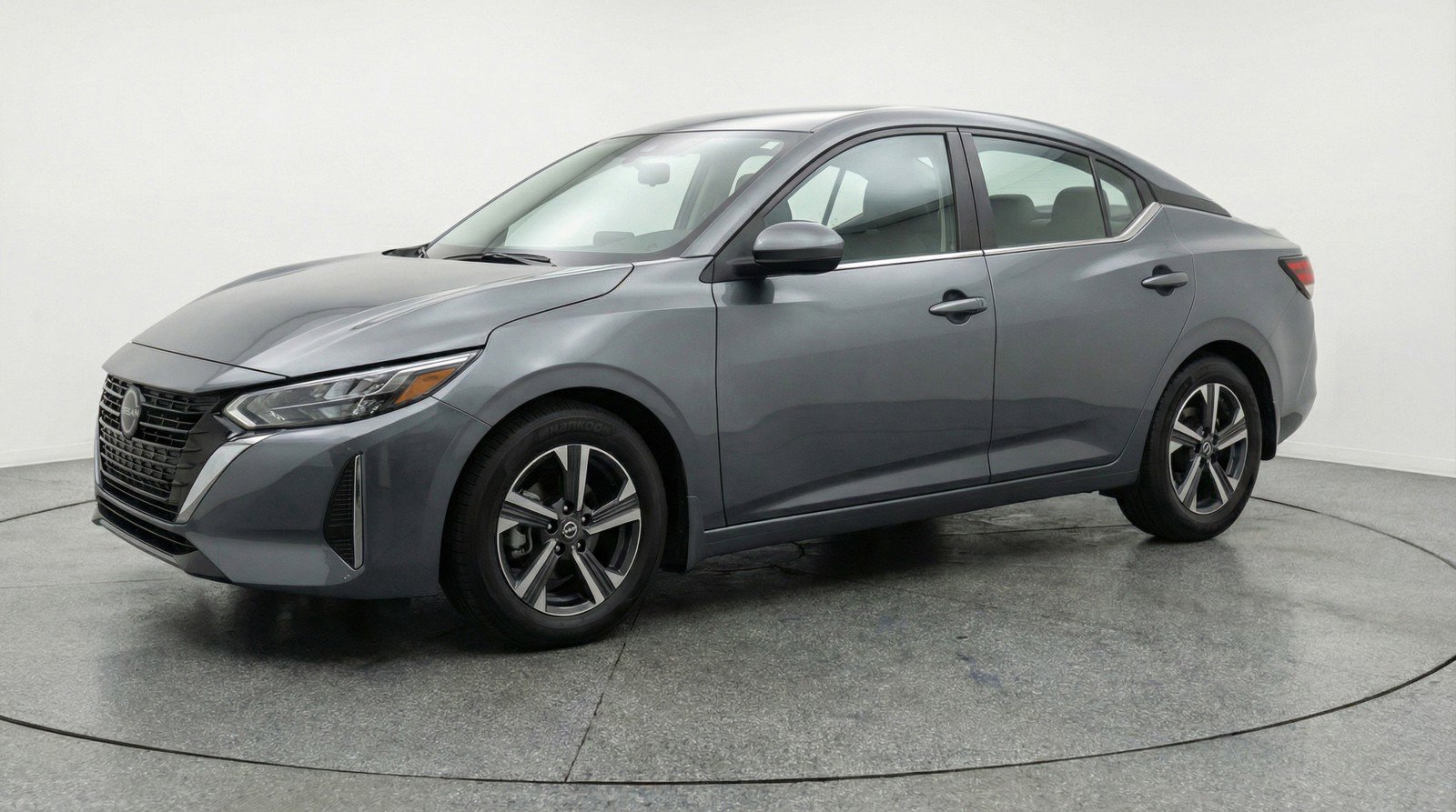 Used 2025 Nissan Sentra SV image 3