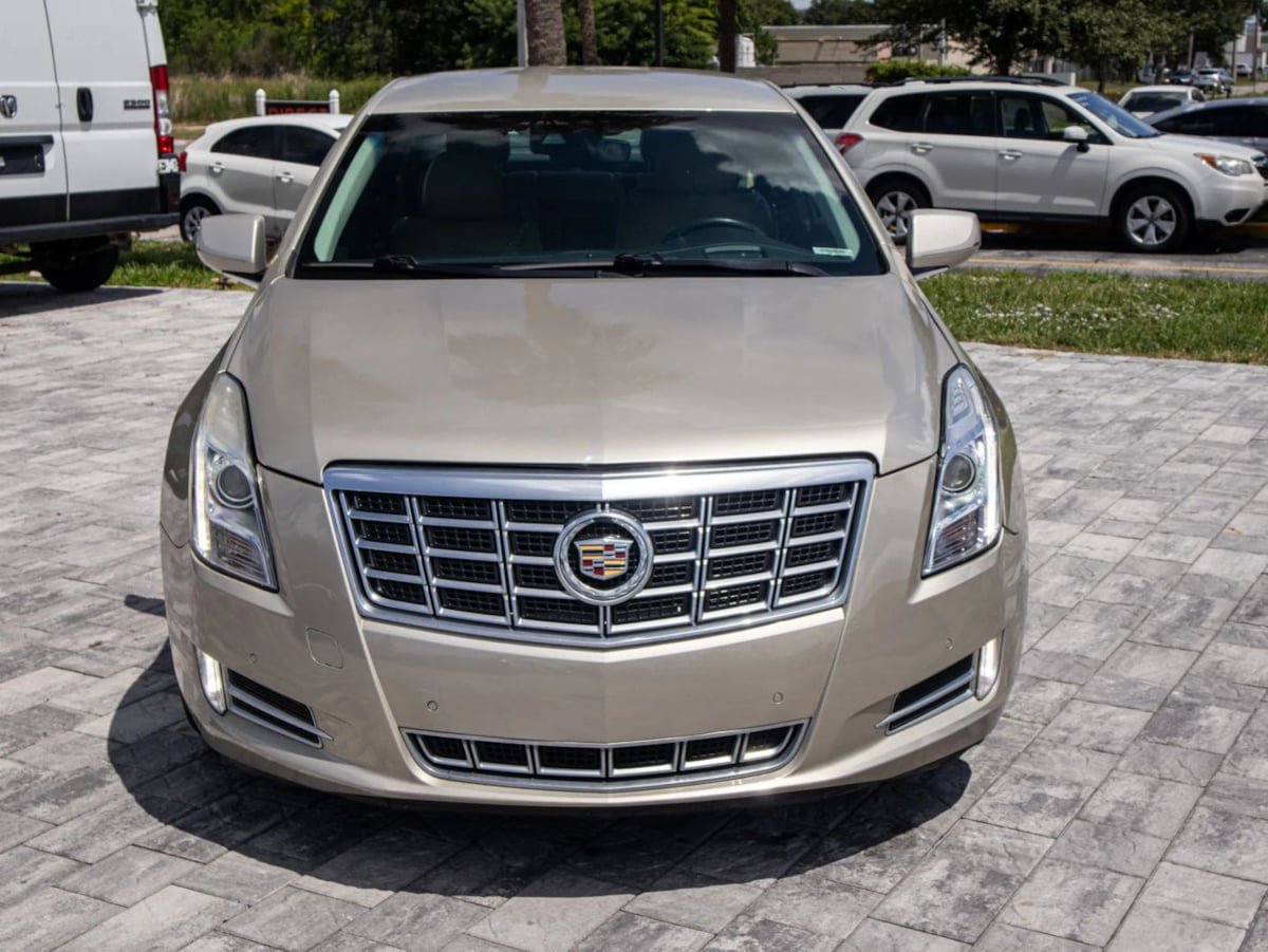 Used 2013 Cadillac XTS Premium FWD image 2