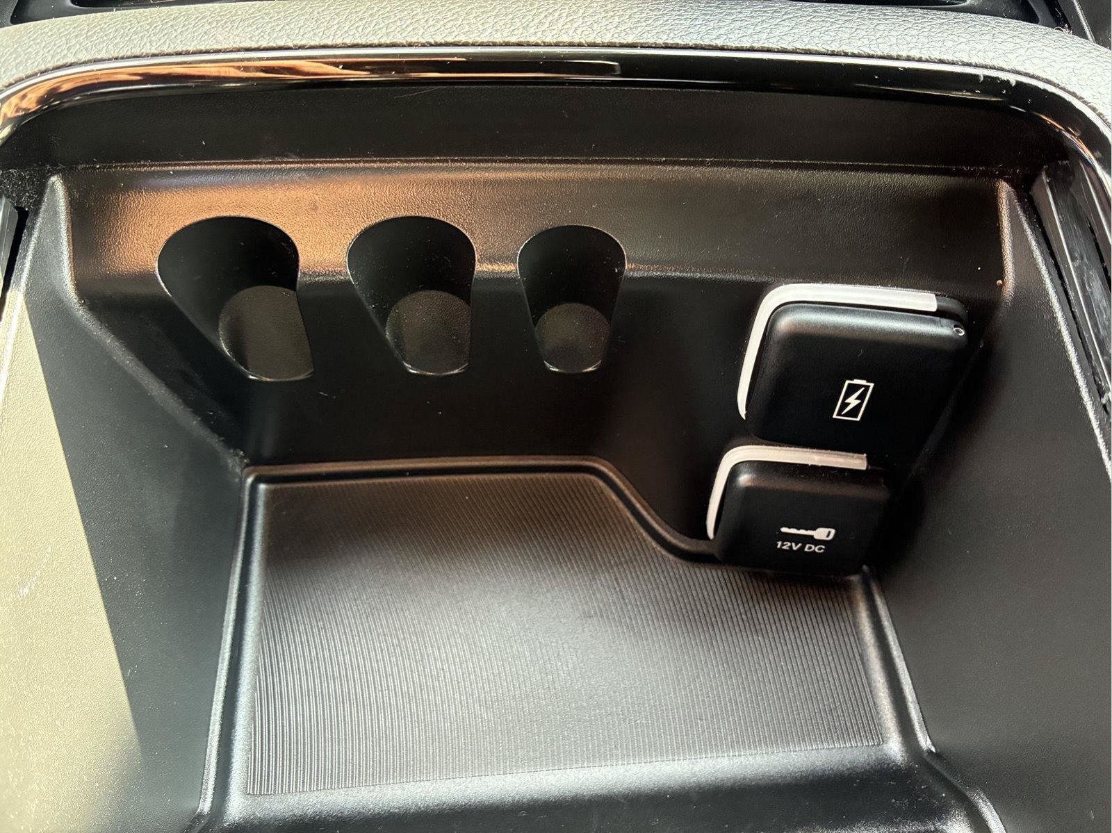 Used 2024 Chrysler Pacifica Premium FWD image 36