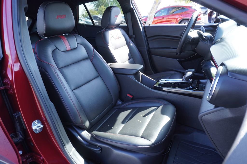 Used 2025 Chevrolet Trax RS w/ Sunroof Package FWD image 12