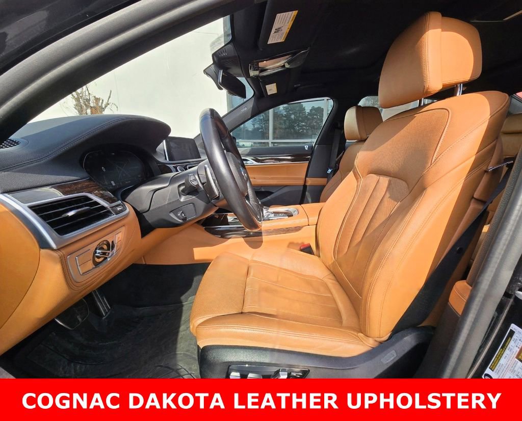 Used 2021 BMW 740i xDrive 740i xDrive w/ M Sport Package image 3