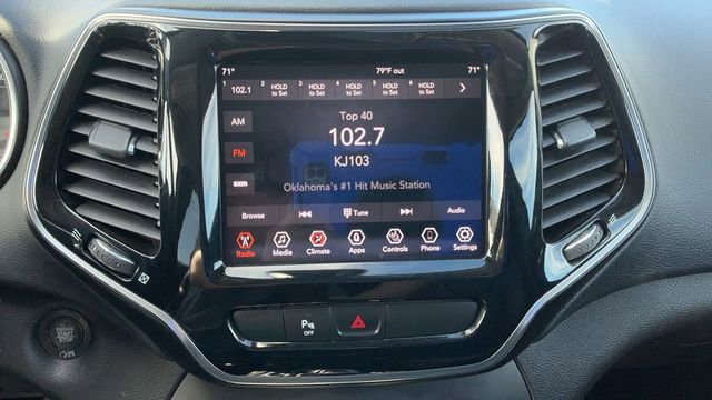 Used 2019 Jeep Cherokee Limited image 19