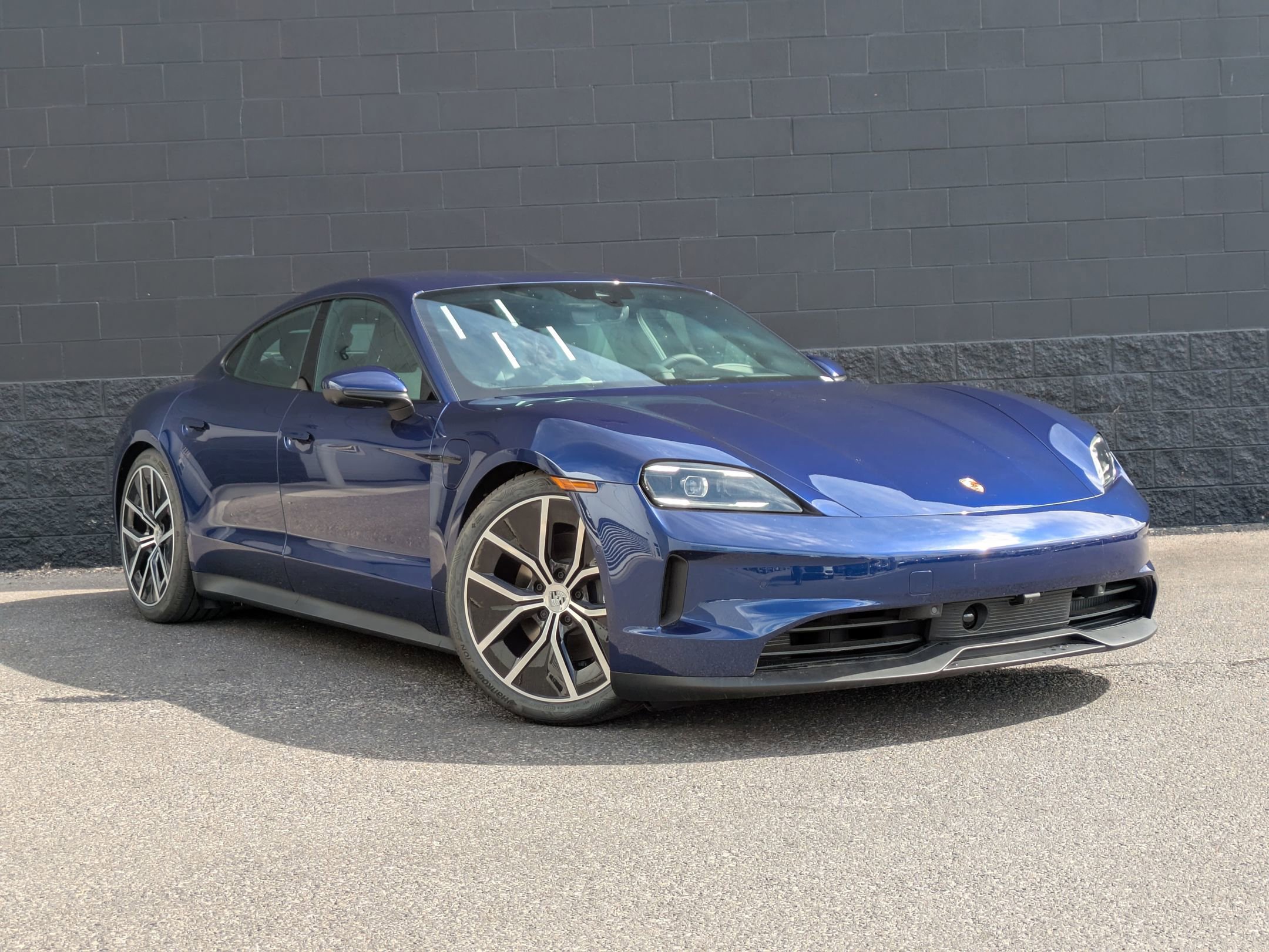 New 2025 Porsche Taycan image 7