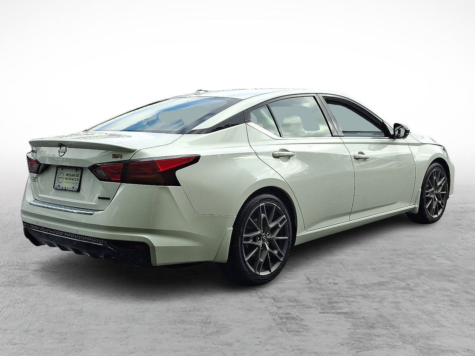 Certified 2023 Nissan Altima 2.0 SR image 6