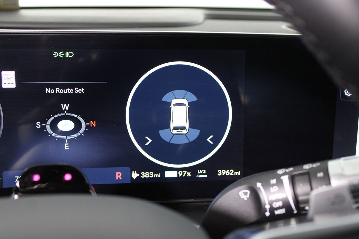 Used 2026 Hyundai Ioniq 9 SE image 23