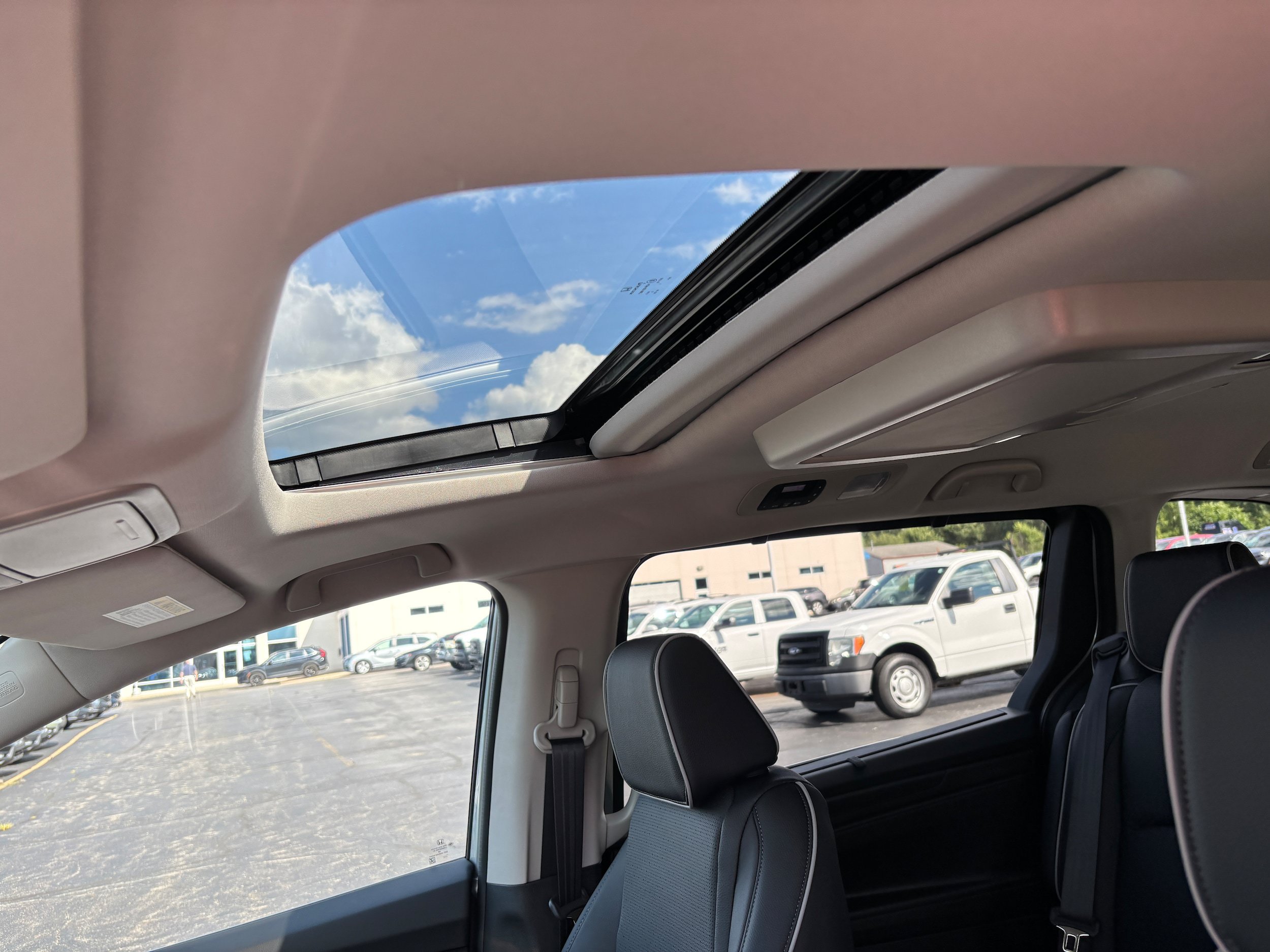 New 2026 Honda Odyssey Elite image 14