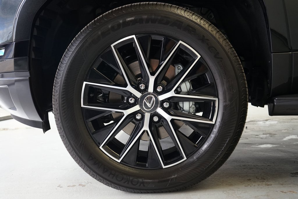 Used 2025 Lexus GX 550 image 32