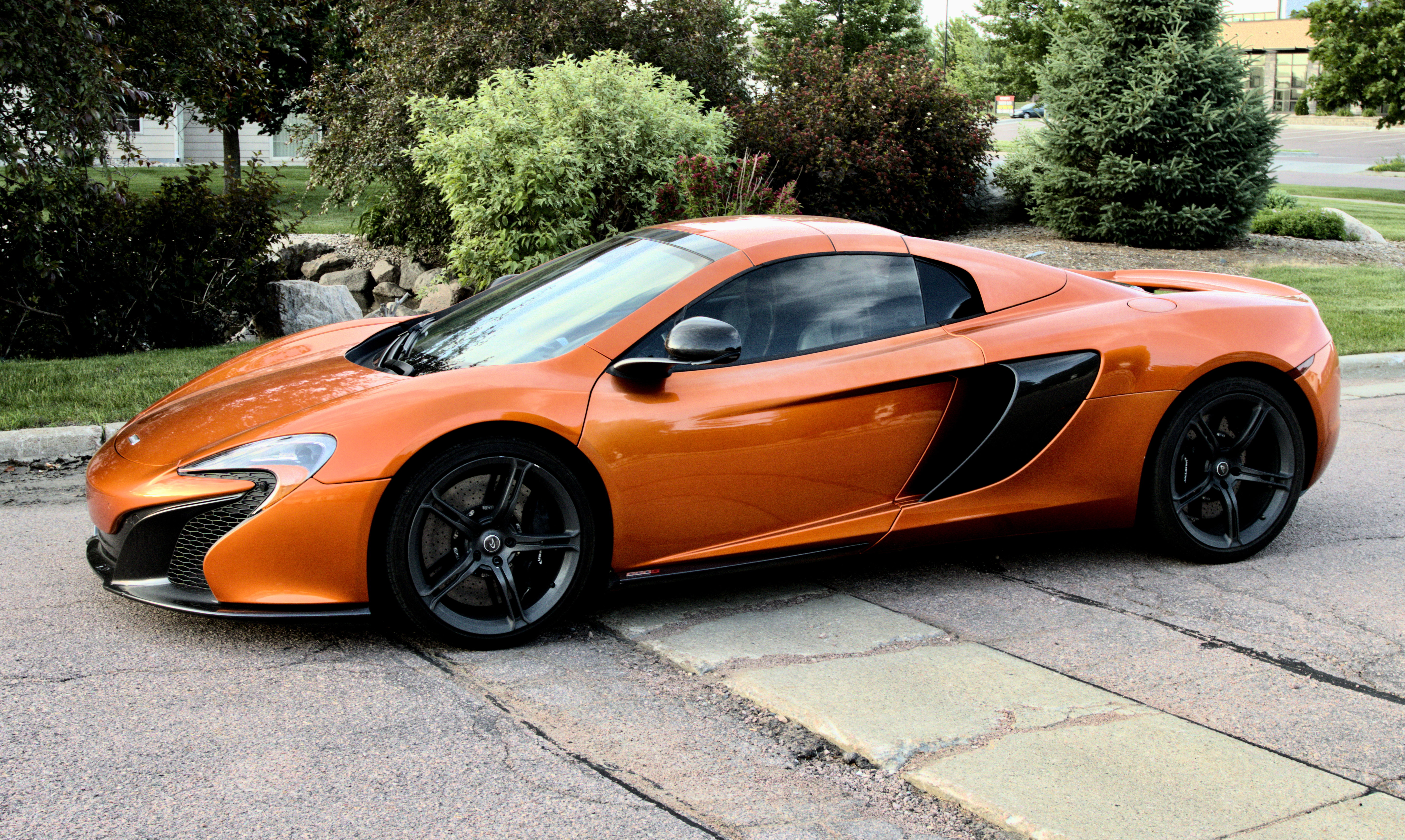 Used 2015 McLaren 650S Spider RWD image 7